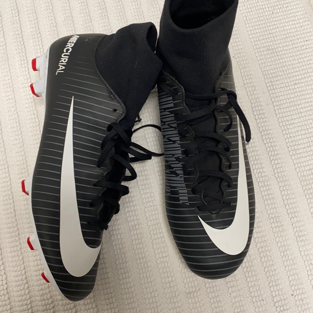 Used 2 times. Nike Mercurial Soccer ⚽️ cleats